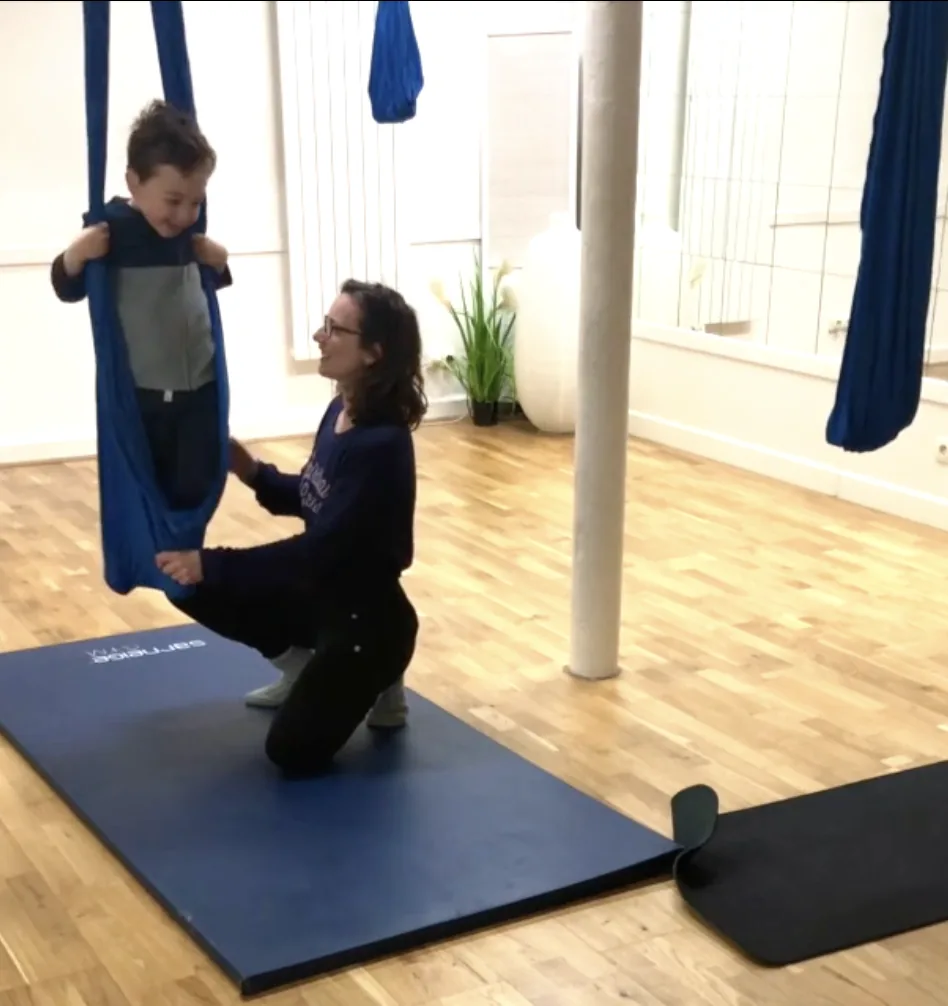 Fly Yoga® Kids – séance avec un enfant
